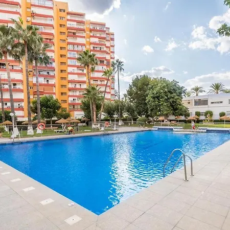 Coqueto En Puerto Marina Con Piscina